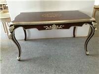 歐式風格方餐桌