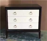 后現(xiàn)代新古典風(fēng)格床頭柜